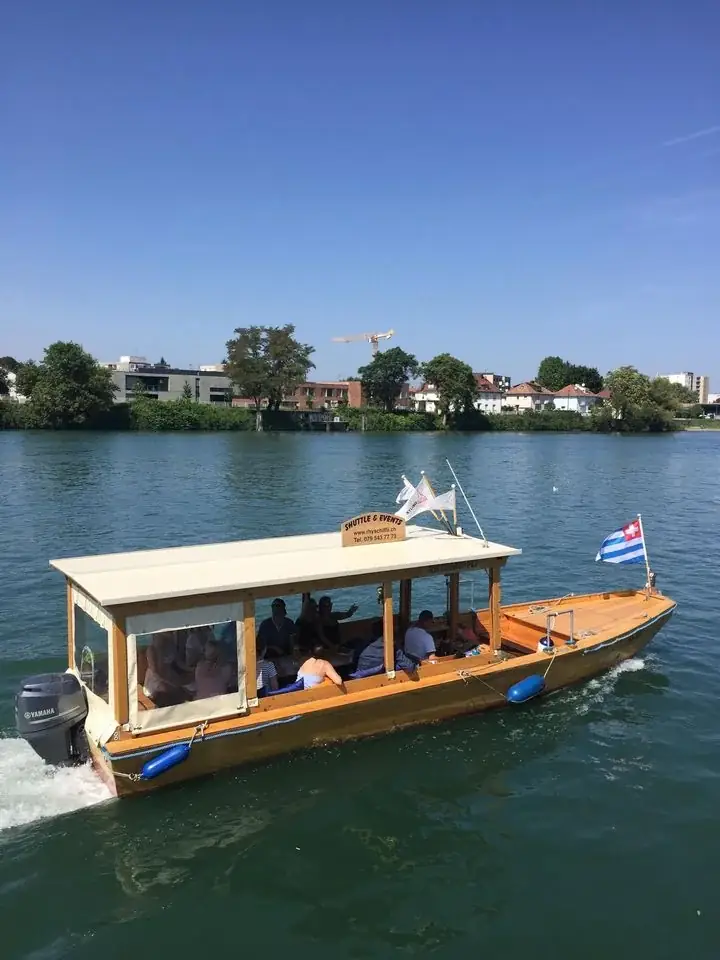 Das Rhyschiffli auf dem Rhein